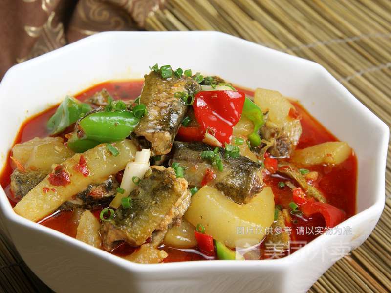 老黄瓜烧泥鳅图片