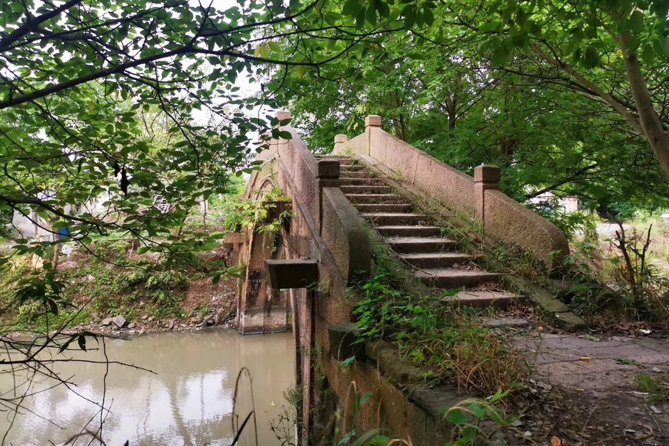 怎么去,怎么走,在哪,在哪里,在哪儿):湖州市吴兴区八里店镇毗山行政村