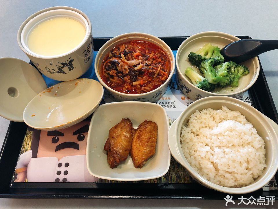 银鱼水蒸蛋江南红烧鱼套餐推荐菜:老娘舅(玄武店)位于南京市玄武区