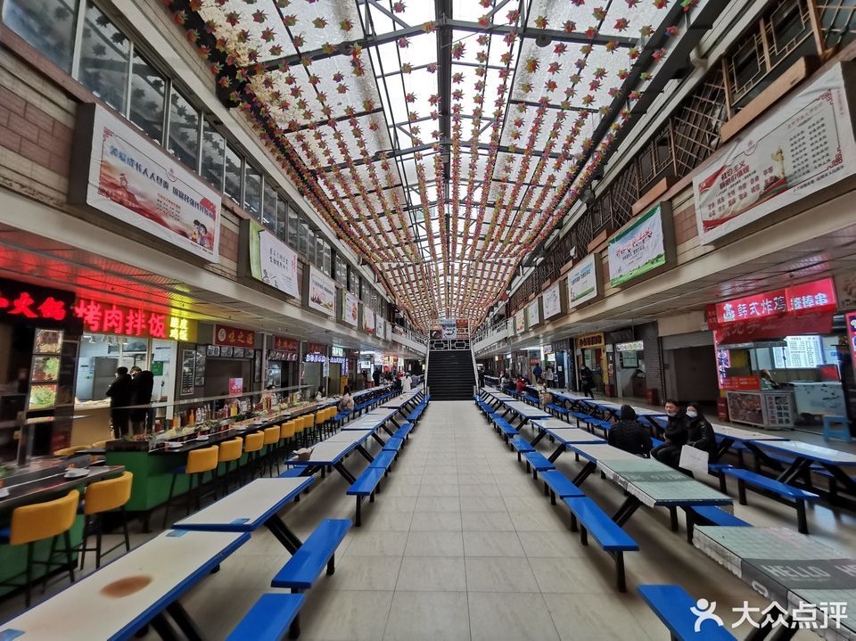 昆明市 餐饮服务 餐馆 > 祥云美食城