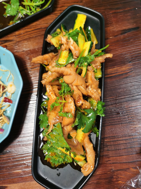辣豪豪炭火牛蛙火锅世光路店