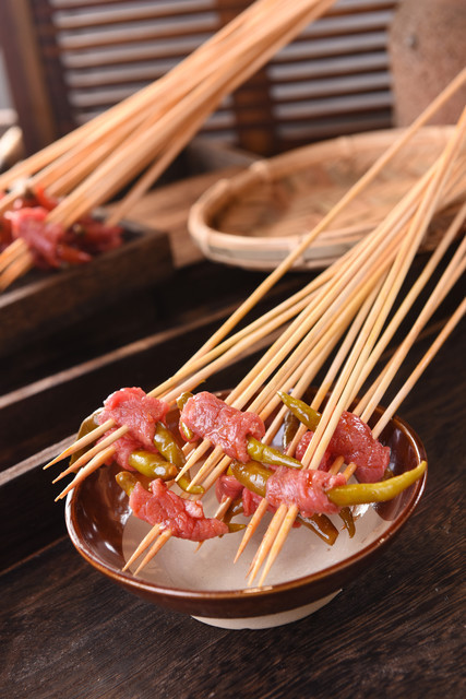 秘小锅泡椒牛肉串串香图片