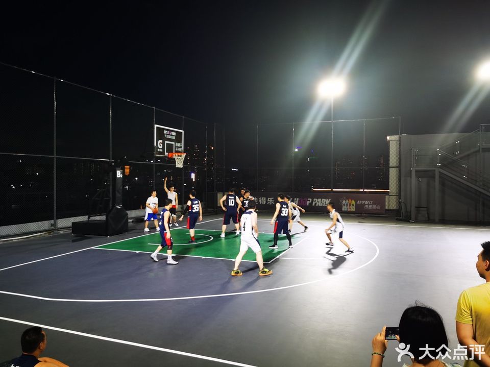 深圳中心公园篮球场