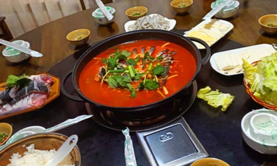 侗寨铜锅涮牛肉酸汤鱼