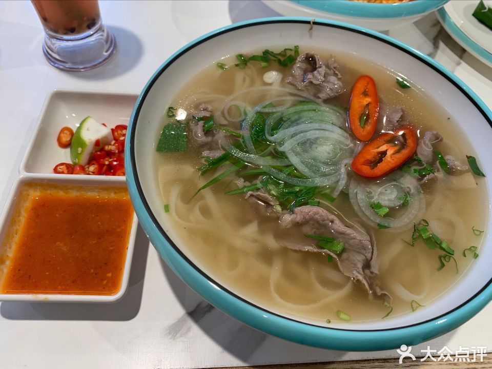 越南鲜嫩牛肉粉图片