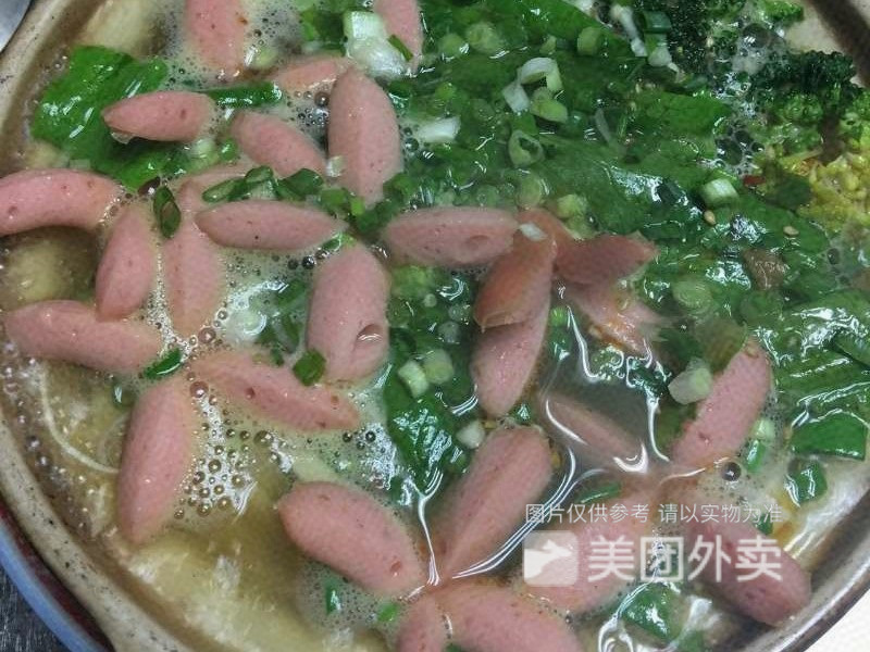 脆皮肠砂锅图片