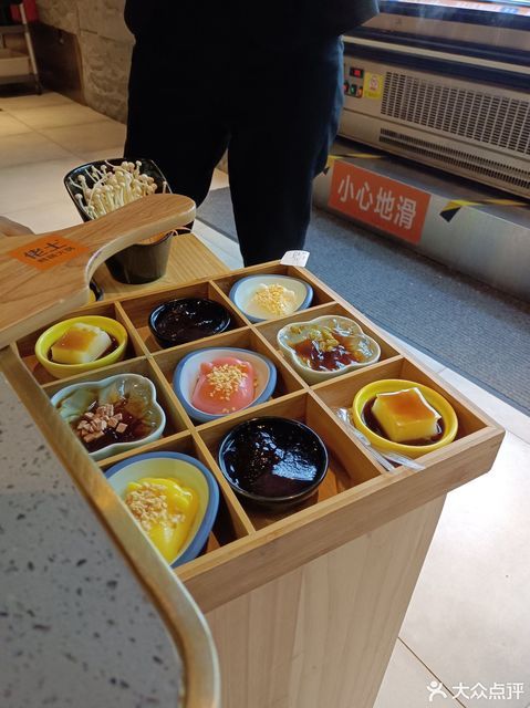佬土鹅肠火锅(扬中吾悦店)位于镇江市扬中市迎宾大道吾悦广场4楼推荐
