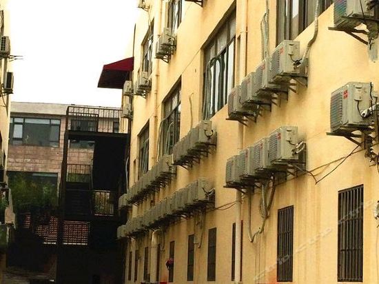 在哪儿:上海市青浦区徐泾镇沪青平公路1358号康虹花园(近谢卫路诸光