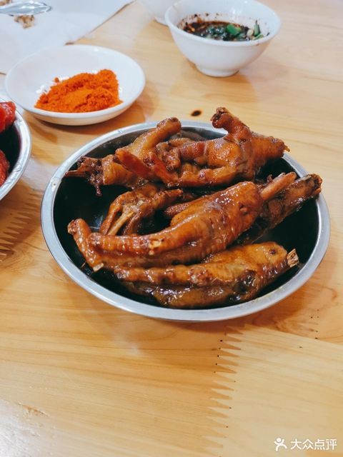                  鲁班鸡爪爪锅贴