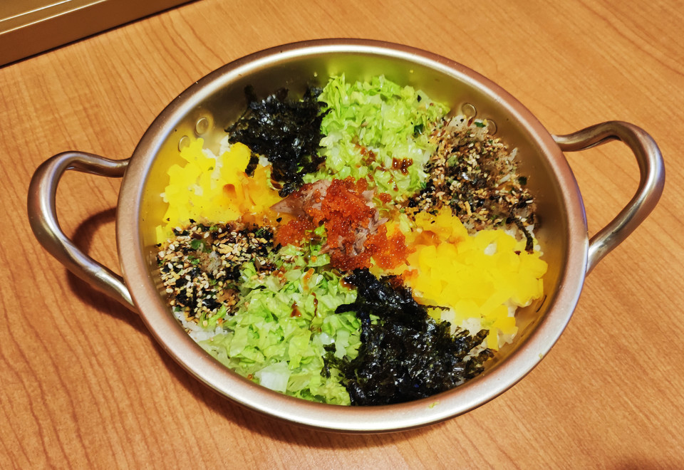 韩式盆拌饭图片