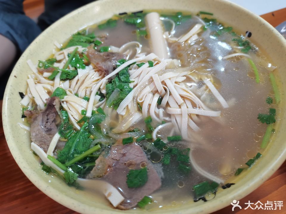 牛肉干丝汤图片