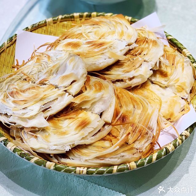 推荐菜:小秦川位于洛阳市洛龙区长兴街与政和路交汇处东北