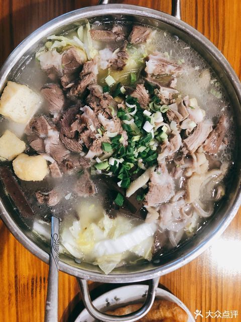 白切羊肉锅图片
