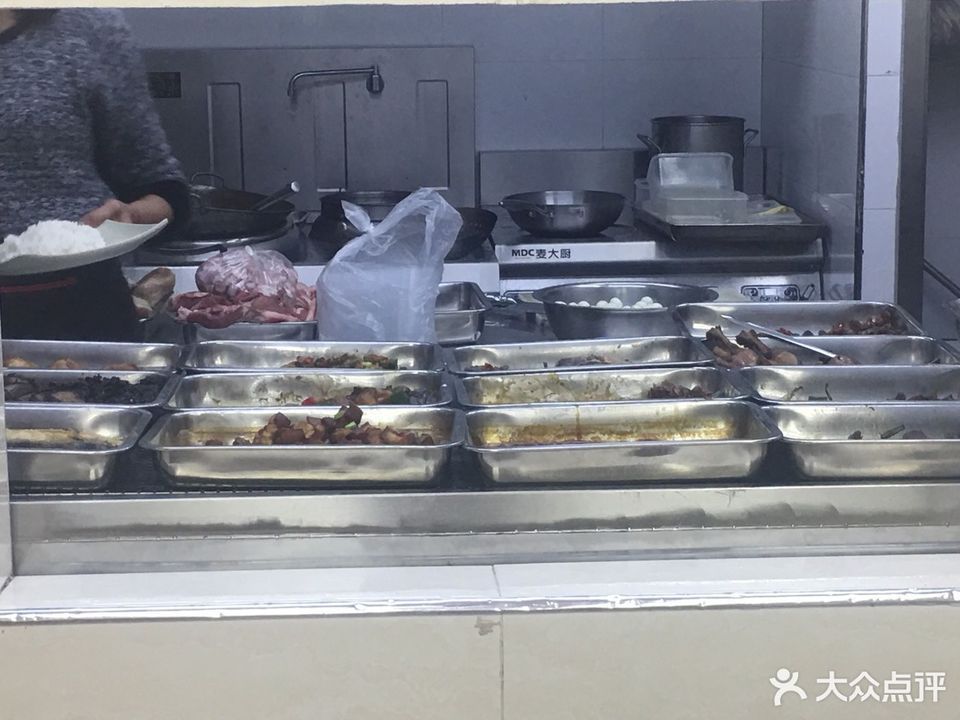 汪家小铺位于厦门市湖里区昌宾路67号-22号 标签:餐馆餐饮快餐