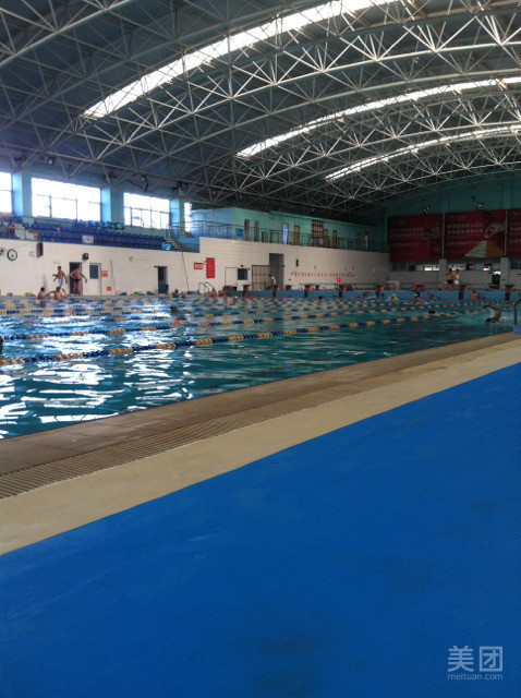 青龙温泉游泳馆图片