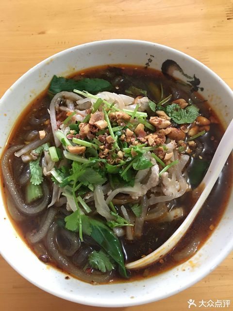 酸菜肉丝酸辣粉图片