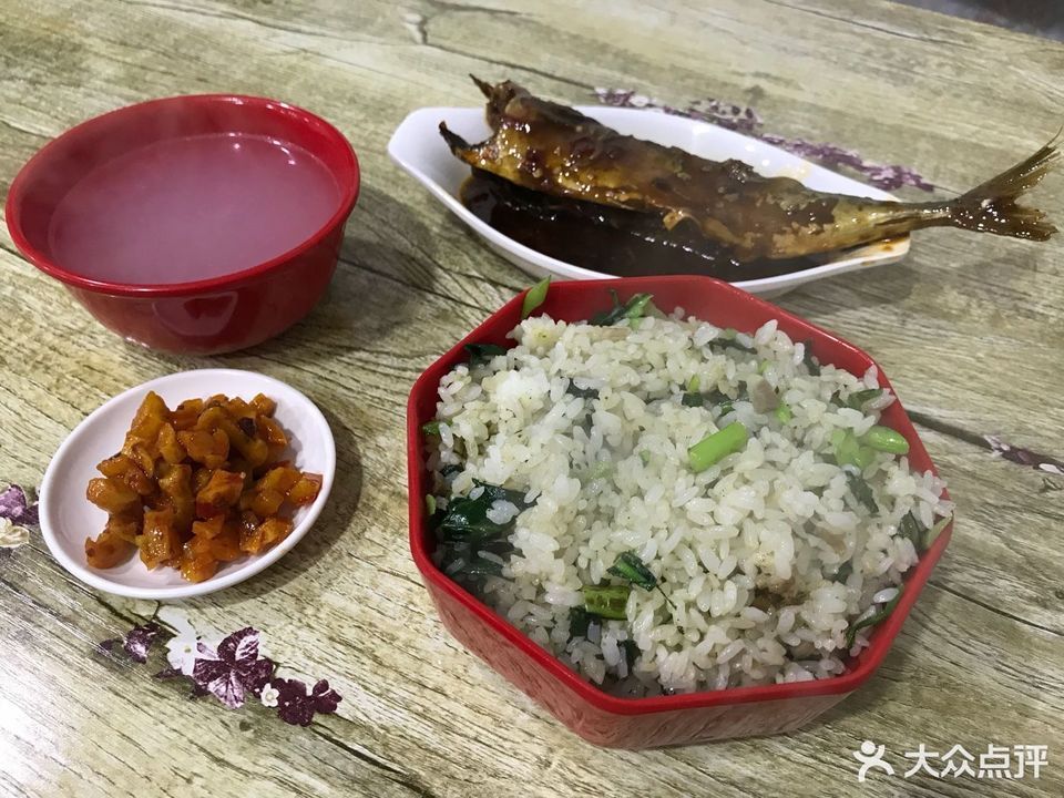 青川鱼咸肉菜饭套餐图片