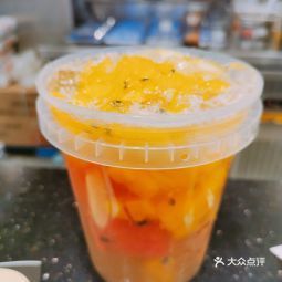 比较正常,就是晚上生意太好了,等待时间很久 「刺梨柠檬柚」果酸味比
