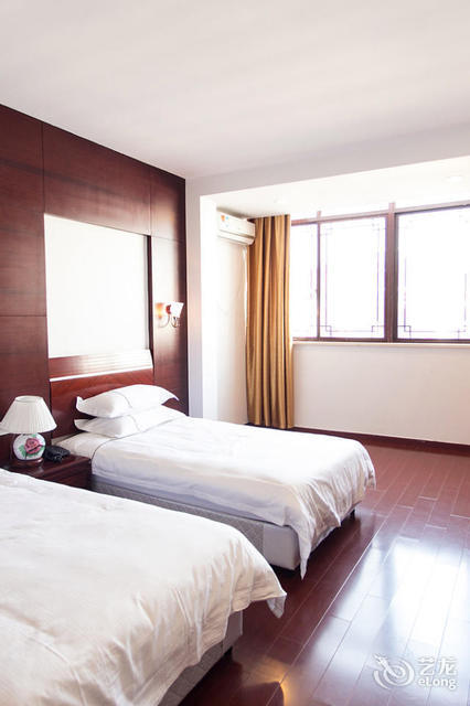 苏州市 住宿服务 酒店 > 苏州陆巷古村假日酒店