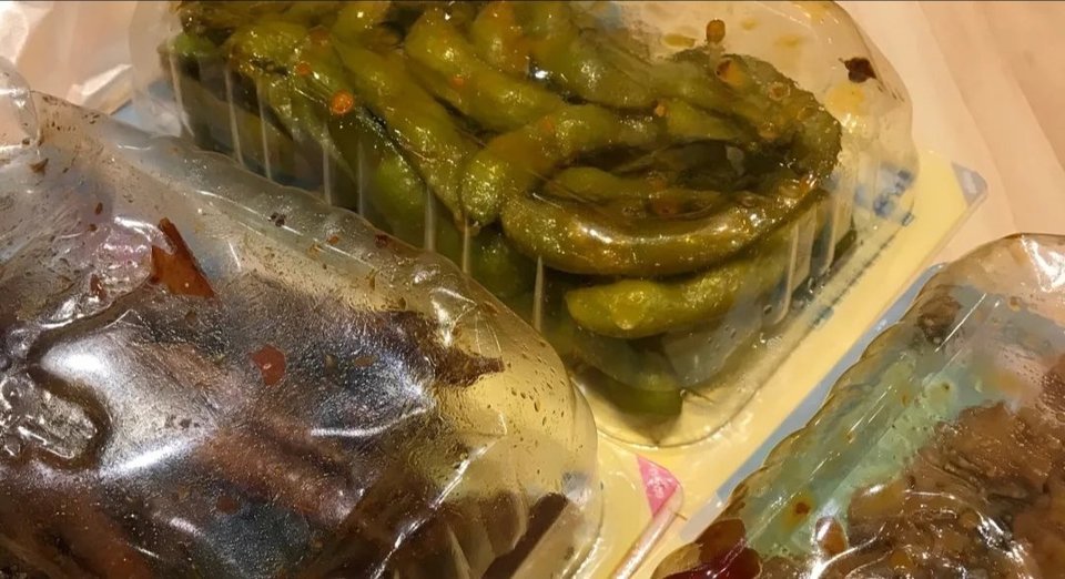 周黑鸭火车站店