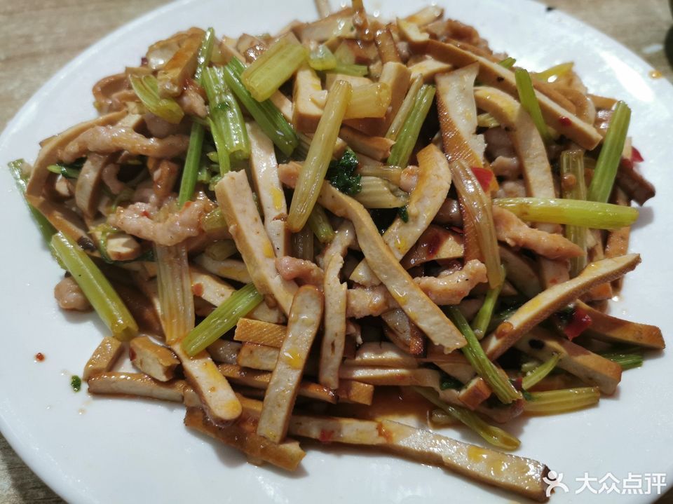 芹菜豆干肉丝盖饭图片