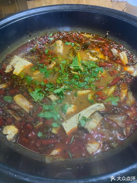 渝老练地摊鱼公园南路店