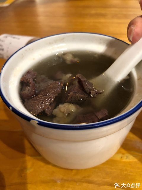 当归牛肉炖罐汤图片