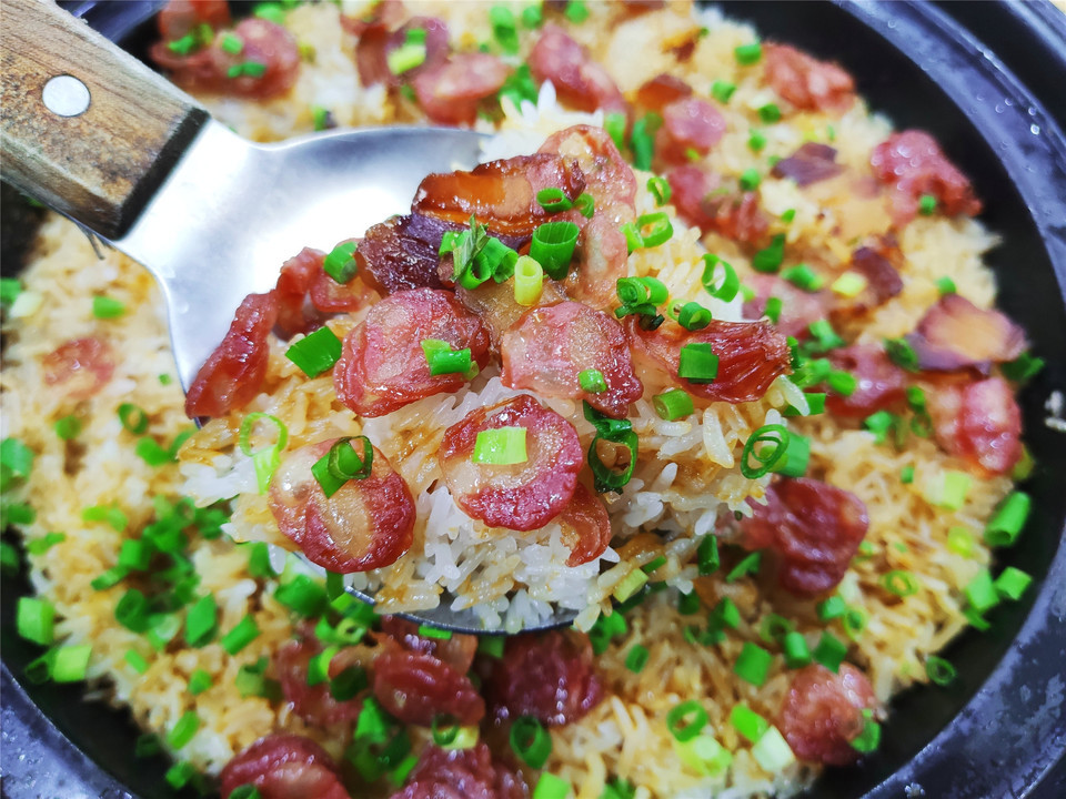瓦煲腊味饭图片