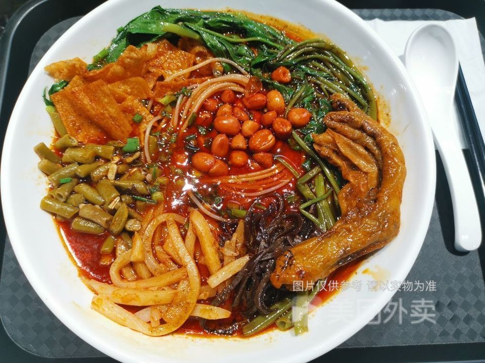 鸭掌螺蛳粉图片