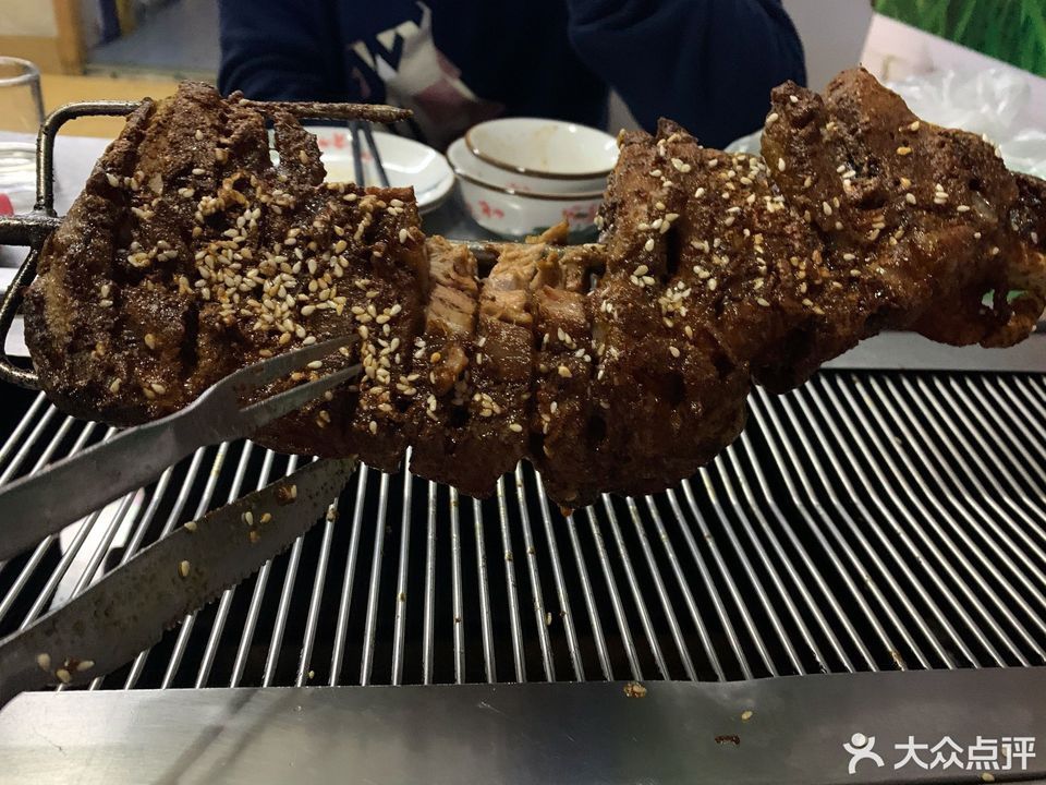 餐馆 > 科尔沁碳烤羊腿(大岭山店)推荐菜:分类:餐馆;中餐;餐饮;烧烤烤