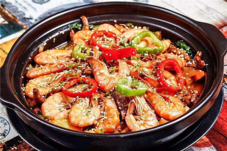 鸡煲美滋滋烤鱼欢乐虾煲分类:中餐;餐饮;川菜;干锅;干锅/香锅电话