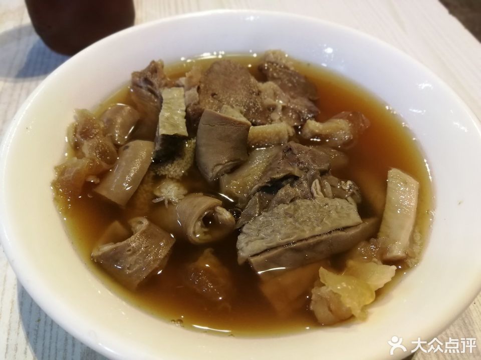 推荐菜:牛杂至尊(福永店)位于深圳市宝安区立新路80号-2福源福超市