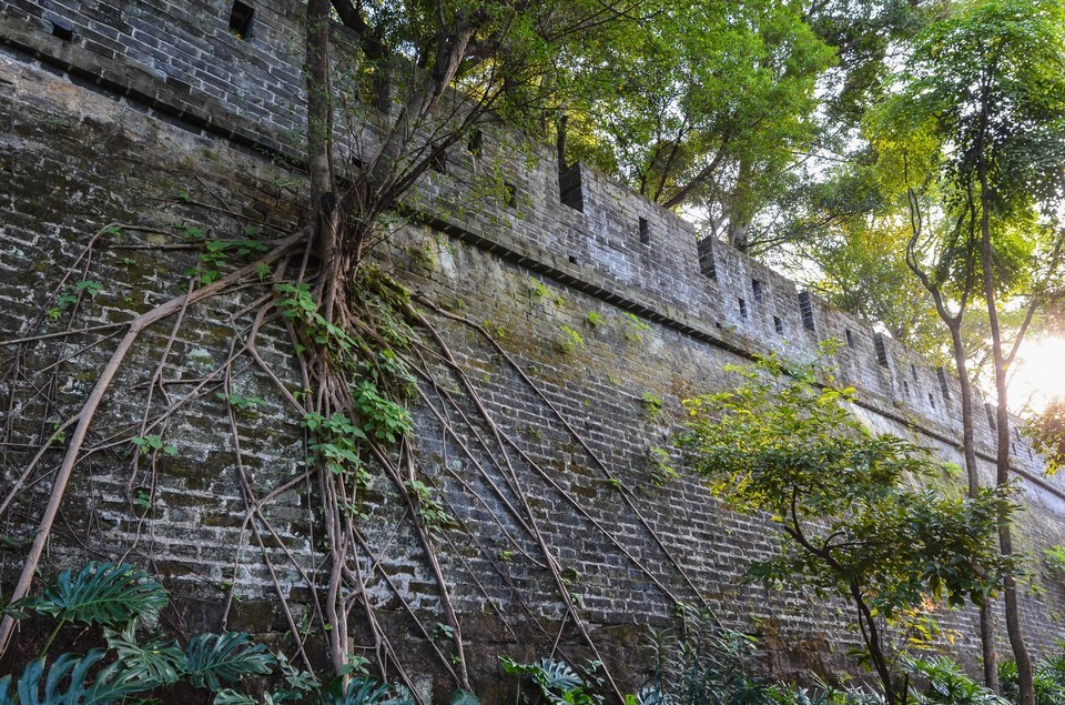    龙猫2018:明代古城墙是旧广州