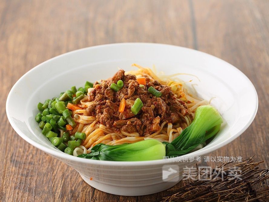 卤肉油泼干拌面图片