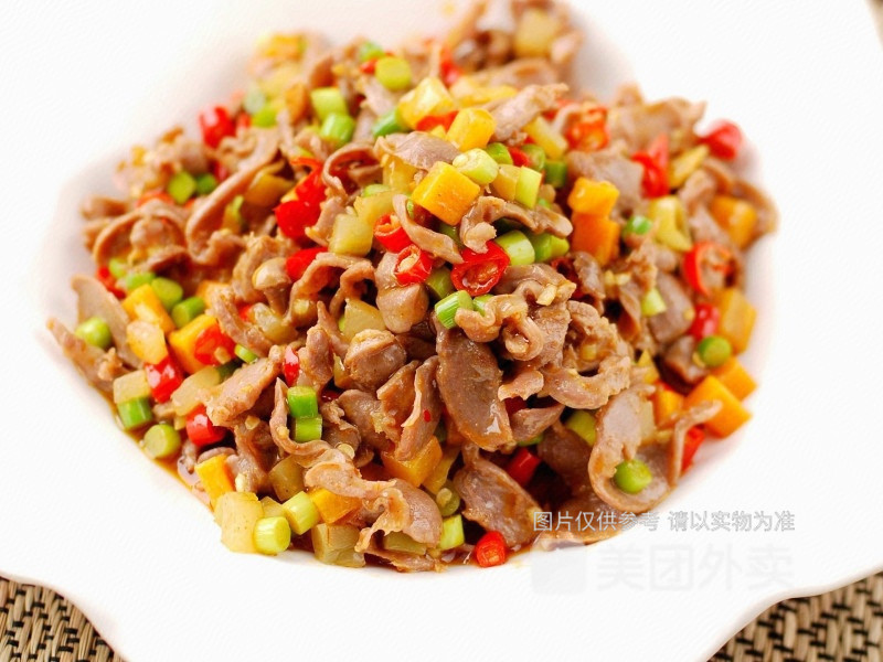 酸辣鸡杂盖码饭图片