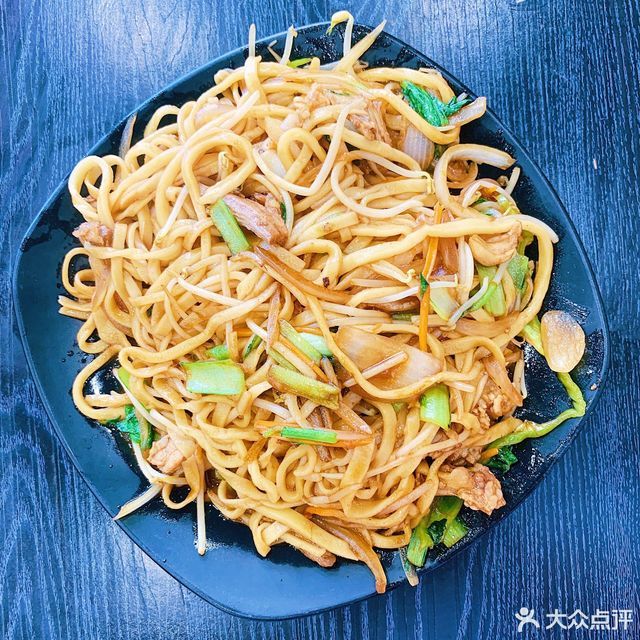 剔骨肉炒面图片