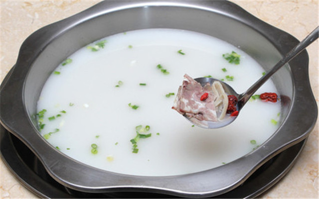 恋羊时代黑山羊火锅