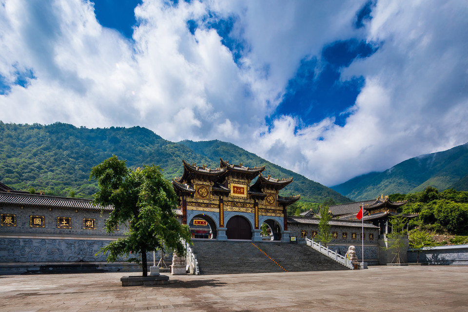 西昌冕寧靈山寺