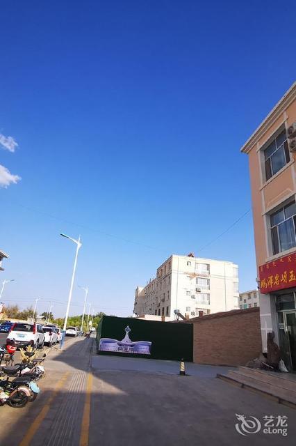 走,在哪,在哪里,在哪儿:阿拉善盟阿拉善左旗巴彦浩特额鲁特东路北阿