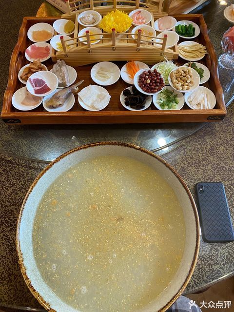 锦华苑蒙自过桥米线