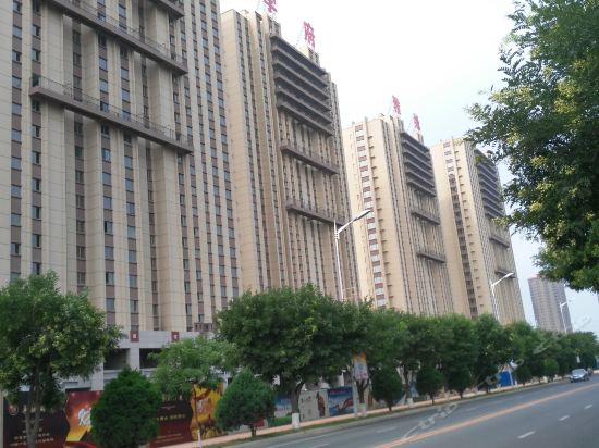 葫芦岛市兴城市兴海南街(兴海南街与新东路交汇处转盘八一兴海湾小区)