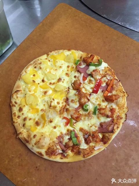 榴莲烤鸡双拼披萨