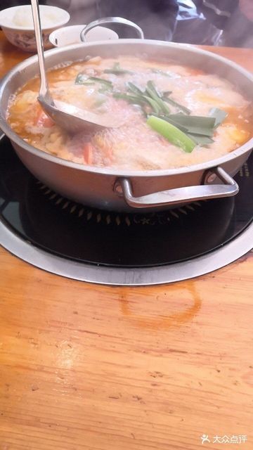 遵义市 餐饮服务 餐馆 > 黄手艺冒菜(贵阳路店)  白记饺子馆(贵阳路店