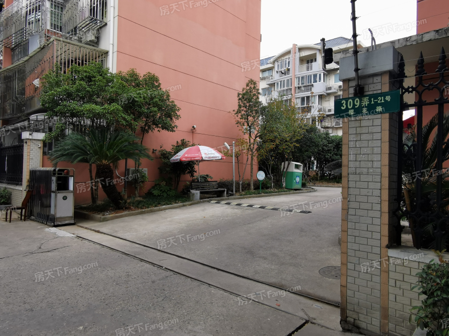 怎么去,怎么走,在哪,在哪里,在哪儿:上海市浦东新区花木街道玉兰路