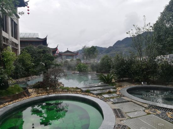 思州沿河温泉大酒店