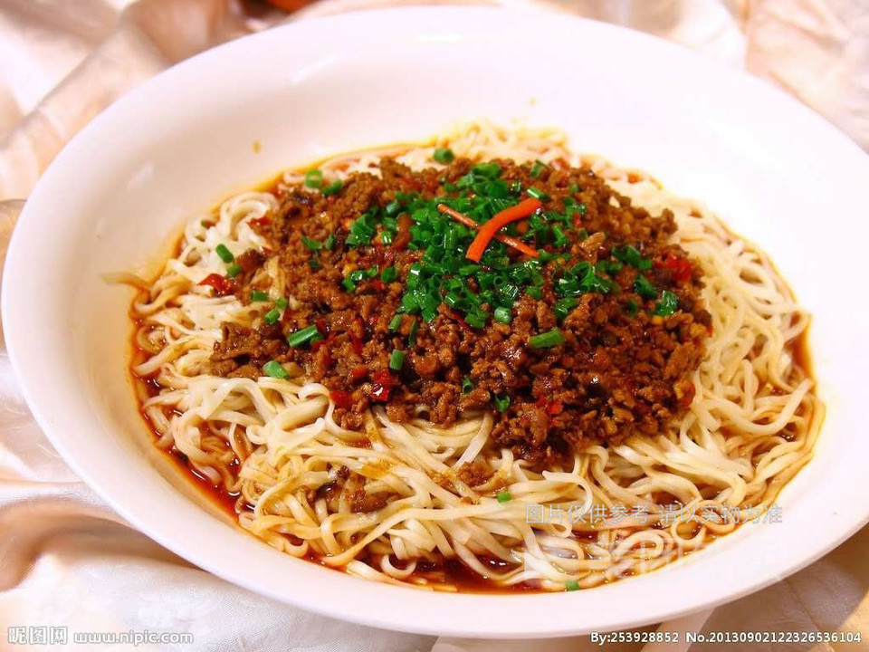 叉烧担仔面牛腩泗粉推荐菜:财相粉面位于莆田市仙游