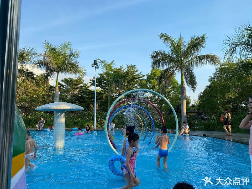 桃园山庄位于揭阳市揭东区云路镇老桃村g78号推荐菜:分类:餐馆;餐饮