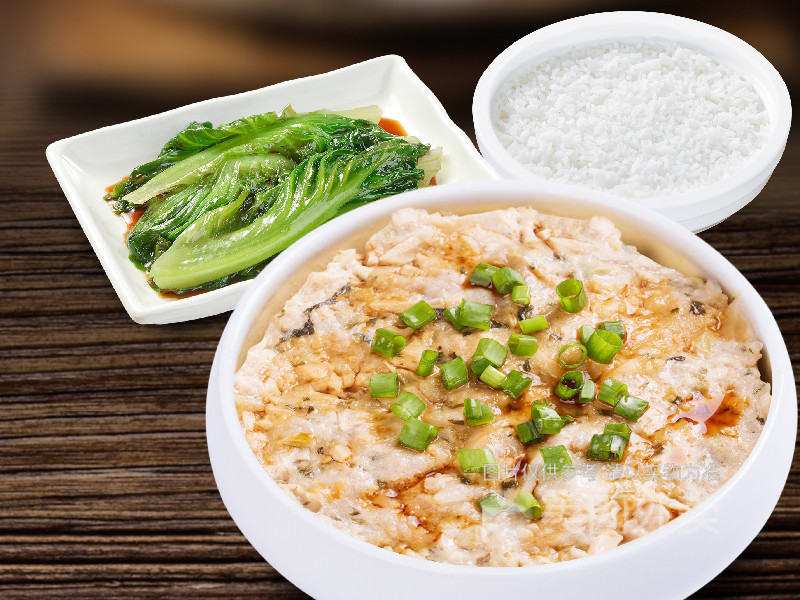 头菜肉饼饭简餐图片