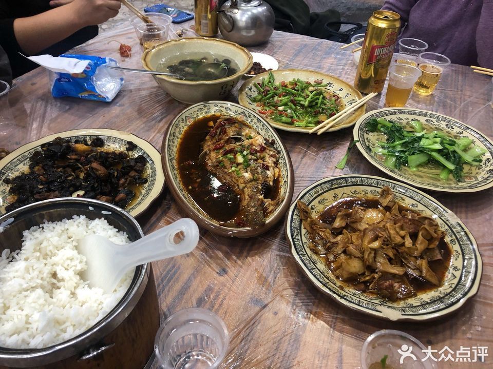 金旭农家菜位于九江市庐山市市河西路 标签:餐馆中餐餐饮农家菜