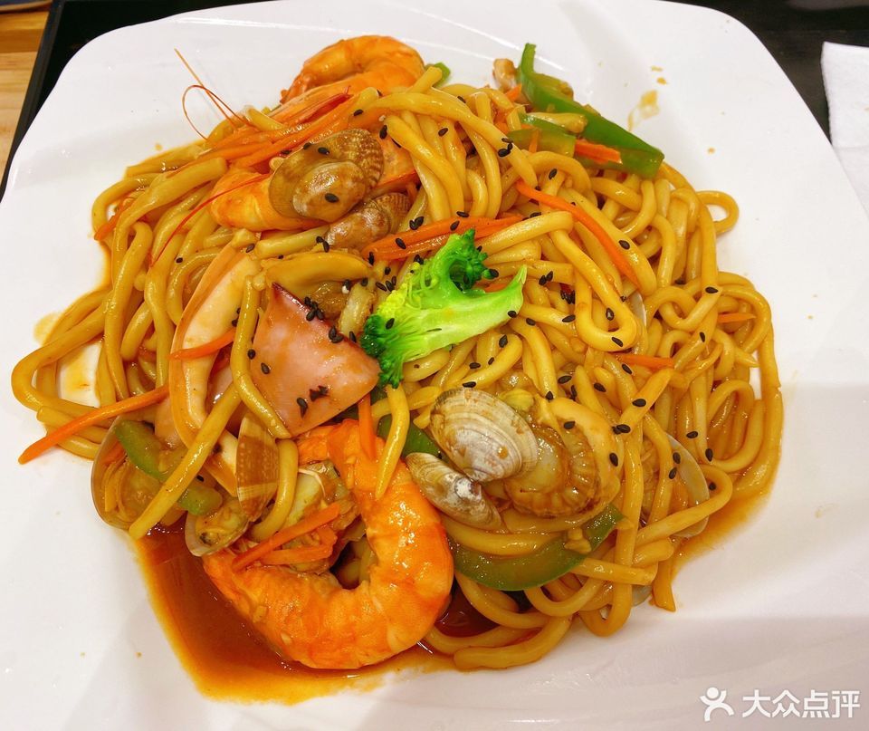 招牌海鲜焖面图片